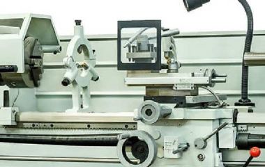 Как правильно настроить токарный станок для обработки конических поверхностей