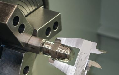 Контроль параллельности осей по струне и штангенциркулю