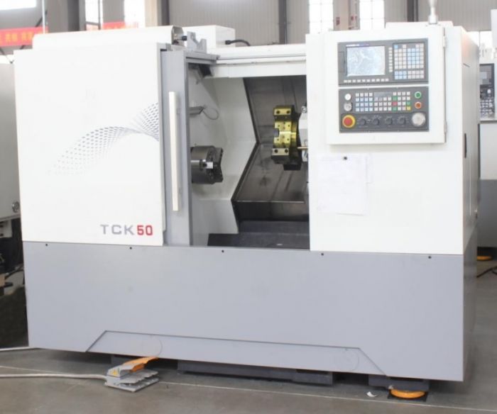 Горизонтальный токарный станок с ЧПУ TCK50-500