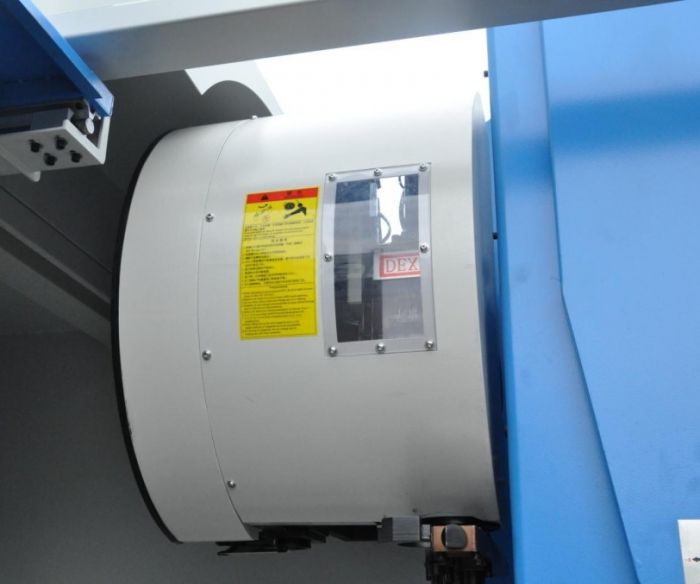 Вертикальный фрезерный обрабатывающий центр с ЧПУ VM1160 (спецификация 2)