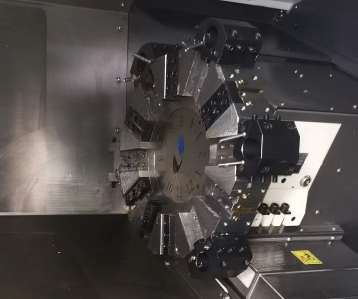 Горизонтальный токарный станок с ЧПУ TZ-750M с наклонной станиной