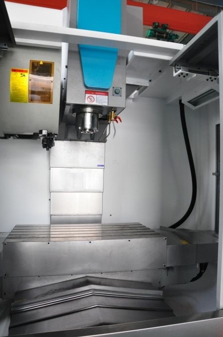 Вертикальный фрезерный обрабатывающий центр с ЧПУ VM855 (спецификация 2)