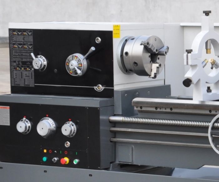 Универсальный токарно-винторезный станок 16К30