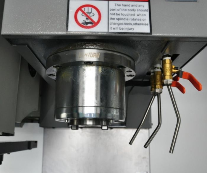 Вертикальный фрезерный обрабатывающий центр с ЧПУ VM855 (спецификация 1)